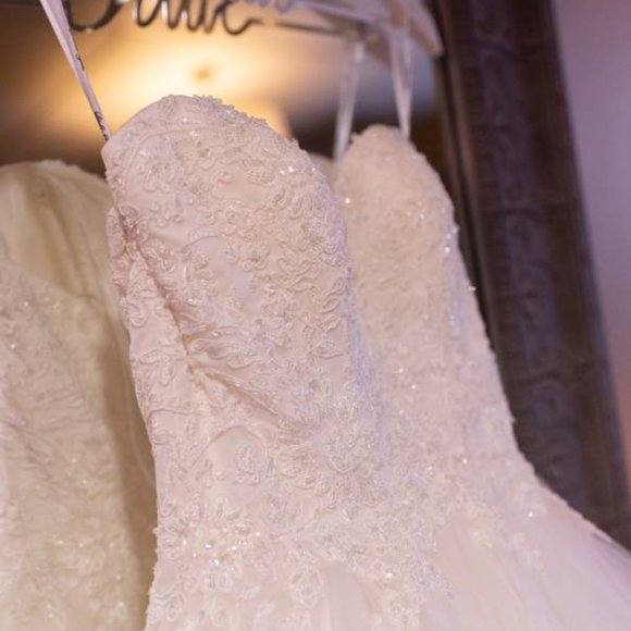 Stella York wedding dress - Picture 2 of 3